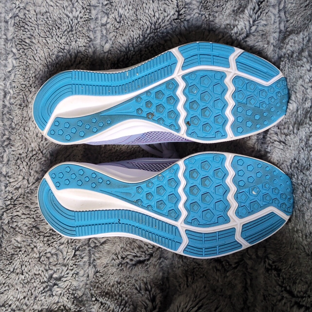 Nike Women's Gray and Pink Athletic Shoes - Picture 7 of 7